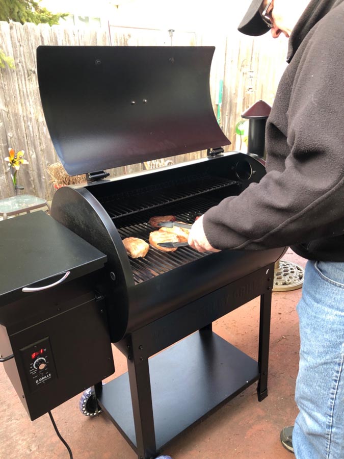 Z Grills ZPG-7002B cooking