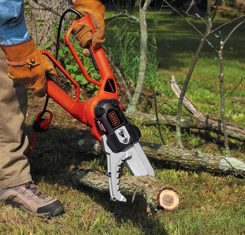 https://suaveyards.com/wp-content/uploads/2019/03/Black-and-Decker-Alligator-Lopper-cutting-tree-on-ground.jpg